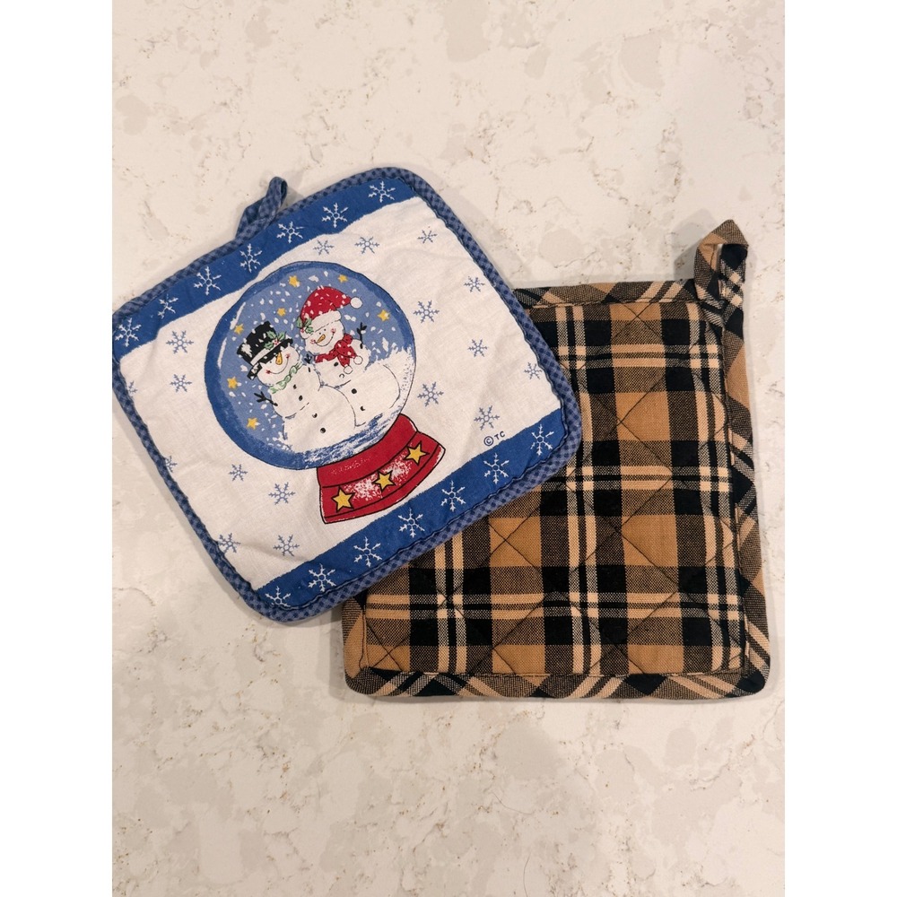 Vintage Christmas Pot Holders Set of 2 Snowman Snow Globe‎ & Park Designs Plaid